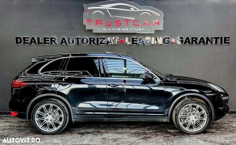 Second-hand Porsche Cayenne 240 CP (176 kW) 2011 Culoarealbastru SUV