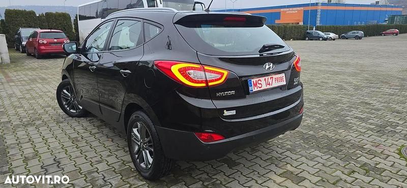 Second-hand Hyundai ix35 Style 135 CP (99 kW) 2014 Culoarenegru SUV