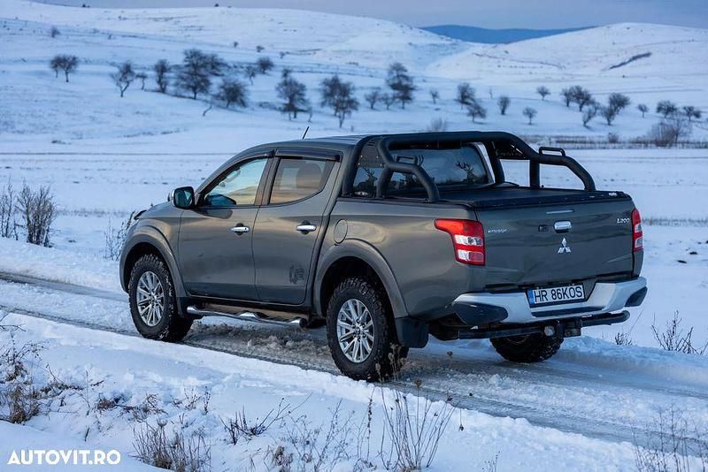 Second-hand Mitsubishi L200 Diamant Edition 181 CP (133 kW) 2016 Culoareverde Pickup