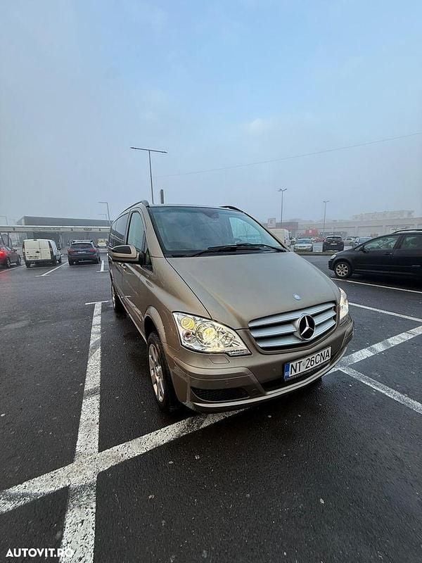 Second-hand Mercedes Viano 163 CP (119 kW) 2012 Culoarebej Monovolum