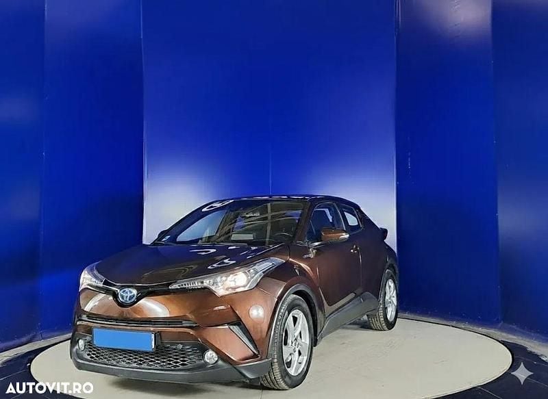 Second-hand Toyota C-HR 122 CP (89 kW) 2018 Culoaremaro SUV