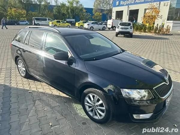 Negru Utilizat 2016 Skoda Octavia Break | 7.800 EUR (Preț bun) - Imagine 1/4