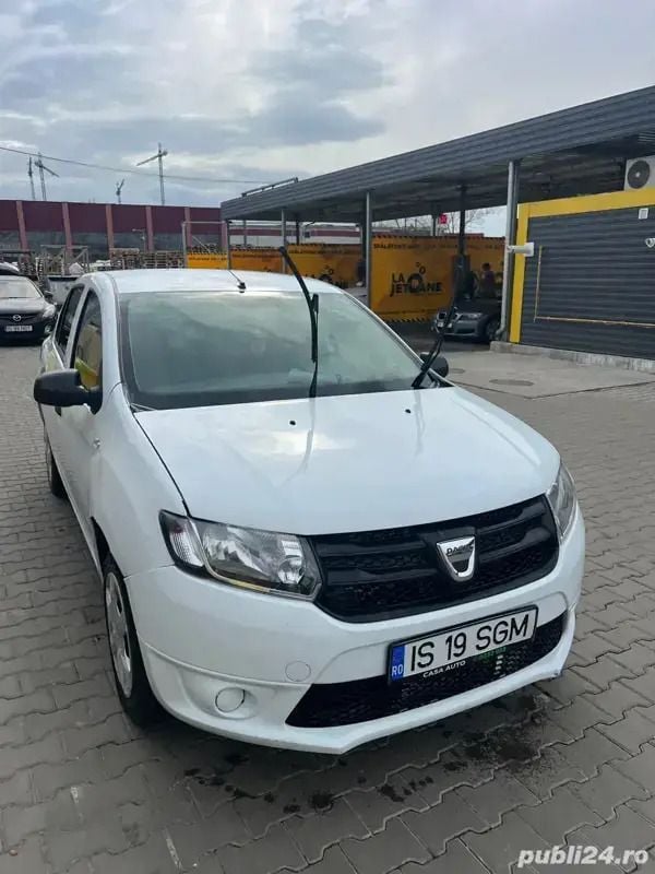 Alb Utilizat 2016 Dacia Logan Berlinǎ | 4.450 EUR (Super Preț) - Imagine 1/4