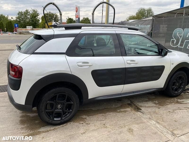 Culoarealb Utilizat 2015 Citroën C4 Cactus Hatchback | 7.500 EUR (Puțin scump) - Imagine 1/4