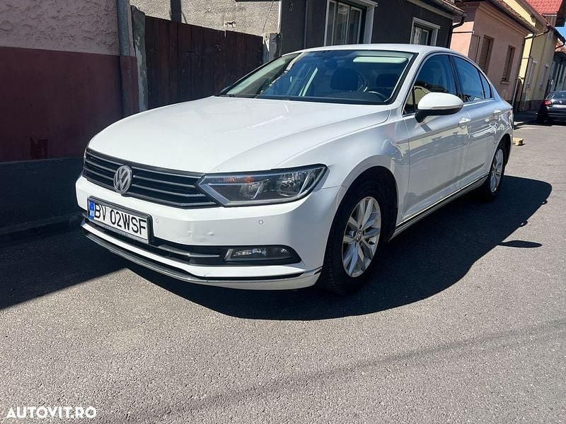 Culoarealb Utilizat 2015 VW Passat Comfortline Berlinǎ | 11.499 EUR (Preț OK) - Imagine 1/4
