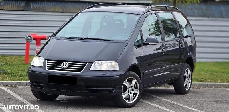 Culoarenegru Utilizat 2010 VW Sharan Highline Monovolum | 3.780 EUR - Imagine 1/4