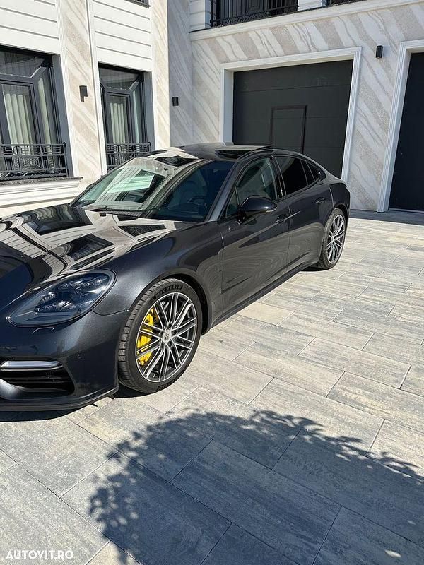 Second-hand Porsche Panamera 550 CP (404 kW) 2017 Culoarealte culori Hatchback