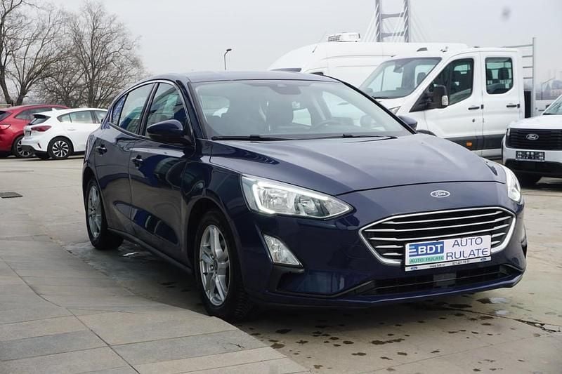 Second-hand Ford Focus Trend 100 CP (73 kW) 2018 Culoarealbastru Hatchback