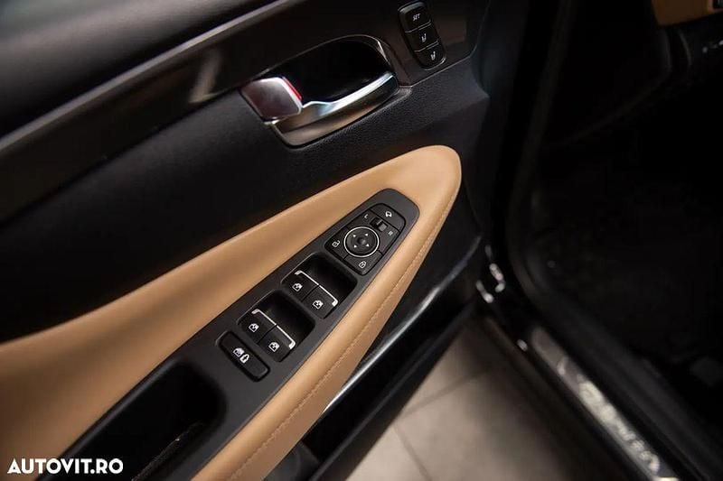 Second-hand Hyundai Santa Fe 230 CP (169 kW) 2021 Culoarenegru SUV