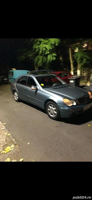 Utilizat 2002 Mercedes C180 Berlinǎ | 1.000 EUR (Super Preț) - Imagine 1/4