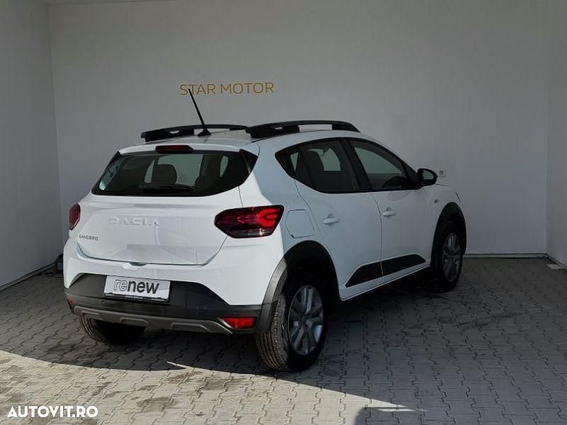 Second-hand Dacia Sandero 90 CP (66 kW) 2023 Culoarealb Hatchback