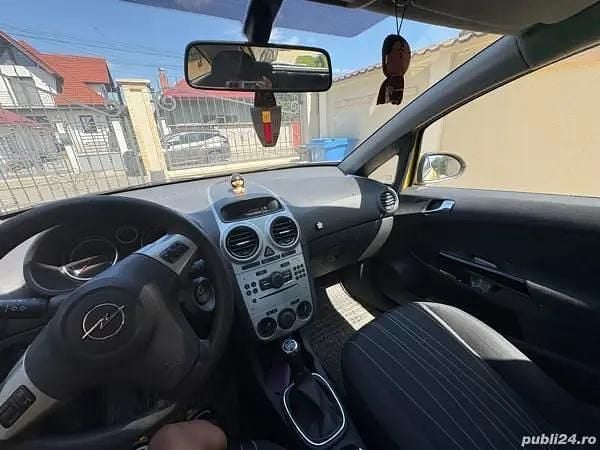 Utilizat 2009 Opel Corsa Coupe | 1.300 EUR (Preț bun) - Imagine 1/4