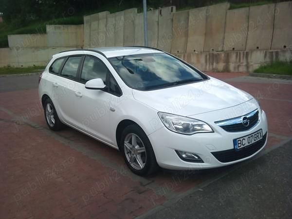 Second-hand Opel Astra 125 CP (91 kW) 2011 Alb Break