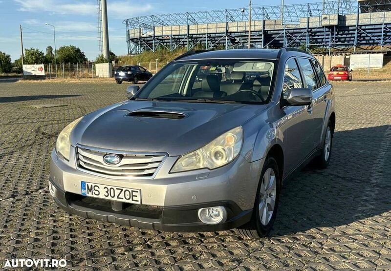 Argint Utilizat 2011 Subaru Outback Comfort SUV | 5.599 EUR - Imagine 1/4