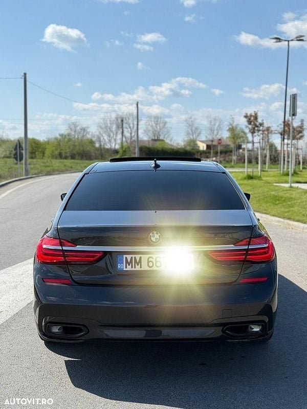 Culoarenegru Utilizat 2016 BMW 730 Comfort Edition Berlinǎ | 26.000 EUR (Preț OK) - Imagine 1/4