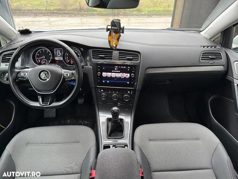 Second-hand VW Golf VIII Comfortline 130 CP (95 kW) 2020 Culoarealb