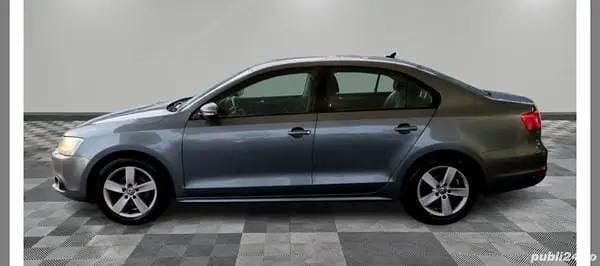 Utilizat 2011 VW Jetta Berlinǎ | 4.199 EUR (Preț bun) - Imagine 1/4