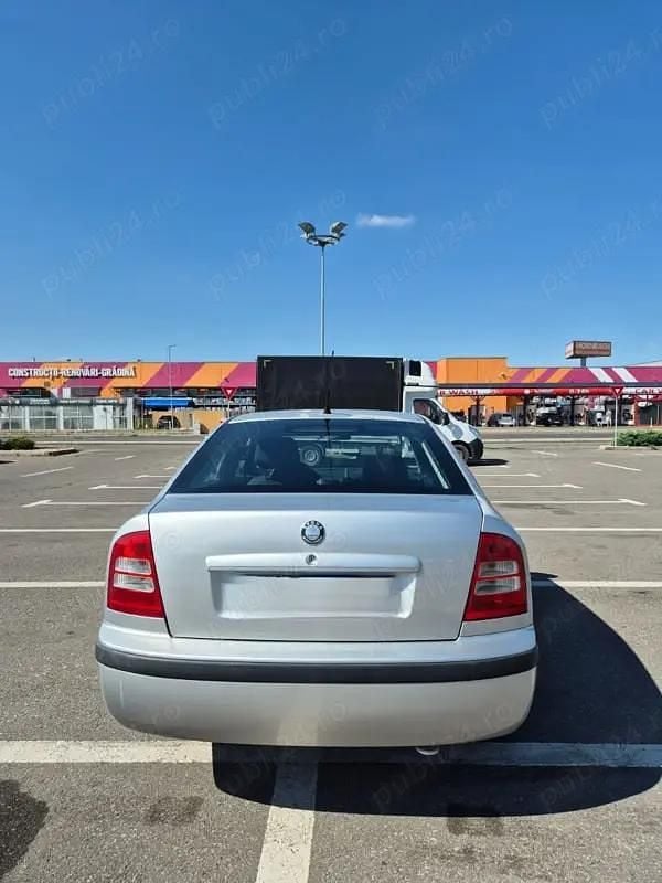 Utilizat 2004 Skoda Octavia Berlinǎ | 1.000 EUR (Super Preț) - Imagine 1/4