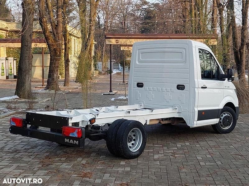 Second-hand VW Crafter 177 CP (130 kW) 2020 Culoarealb Van