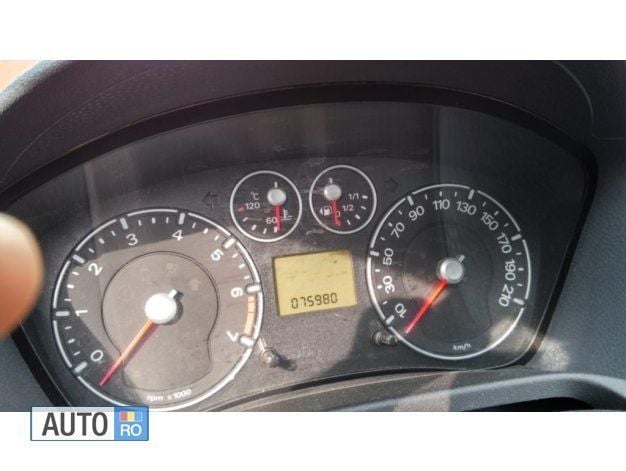 Second-hand Ford Fiesta 44 CP (32 kW) 2007 Argintiu Hatchback