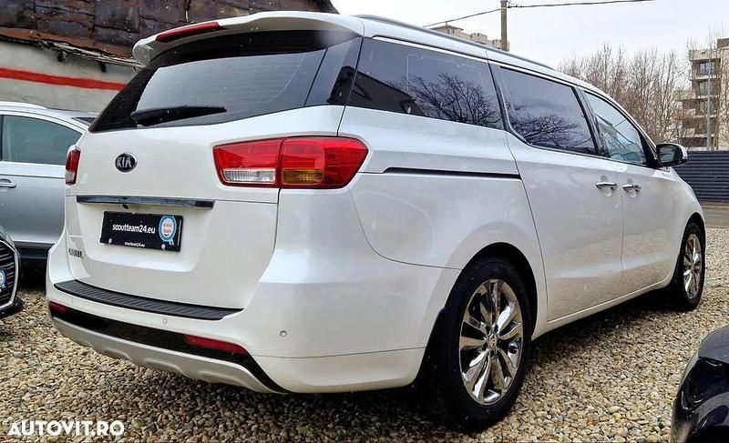 Second-hand Kia Carnival 200 CP (147 kW) 2017 Alb Monovolum