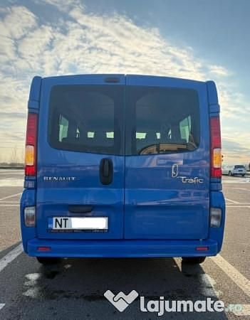 Second-hand Renault Trafic 101 CP (74 kW) 2007 Albastru Monovolum