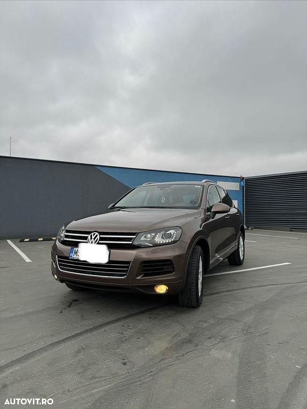 Second-hand VW Touareg Mountain 204 CP (150 kW) 2014 Culoaremaro SUV