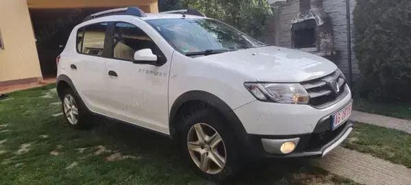 Utilizat 2016 Dacia Sandero Stepway Hatchback | 5.900 EUR (Preț bun) - Imagine 1/4