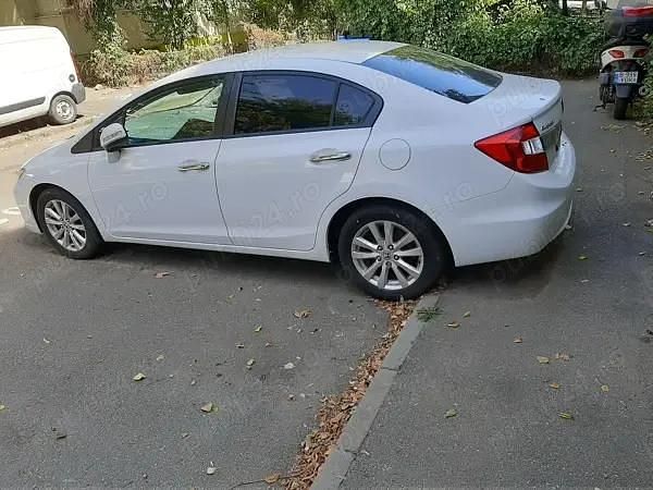 Second-hand Honda Civic 142 CP (104 kW) 2012 Berlinǎ