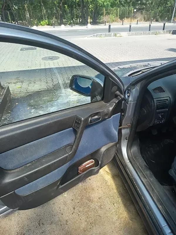 Second-hand Opel Astra 90 CP (66 kW) 2004 Gri Hatchback