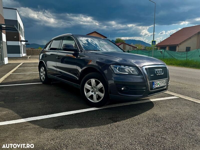 Gri Utilizat 2010 Audi Q5 SUV | 7.850 EUR (Preț bun) - Imagine 1/4