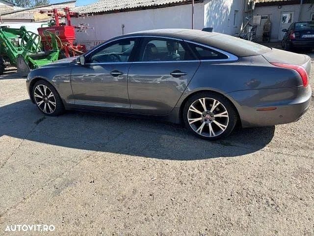 Second-hand Jaguar XJ Luxury 300 CP (220 kW) 2016 Culoaregri Berlinǎ