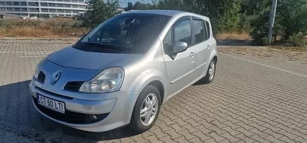 Second-hand Renault Grand Modus 110 CP (80 kW) 2011 Argintiu Monovolum