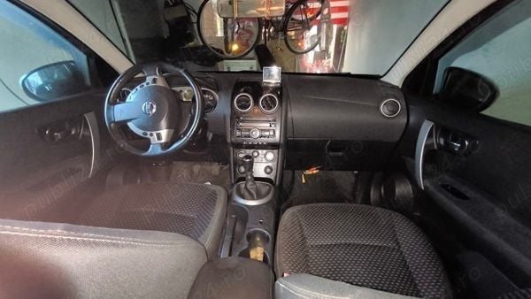 Galbeuriu Utilizat 2007 Nissan Qashqai SUV | 3.800 EUR (Preț OK) - Imagine 1/4