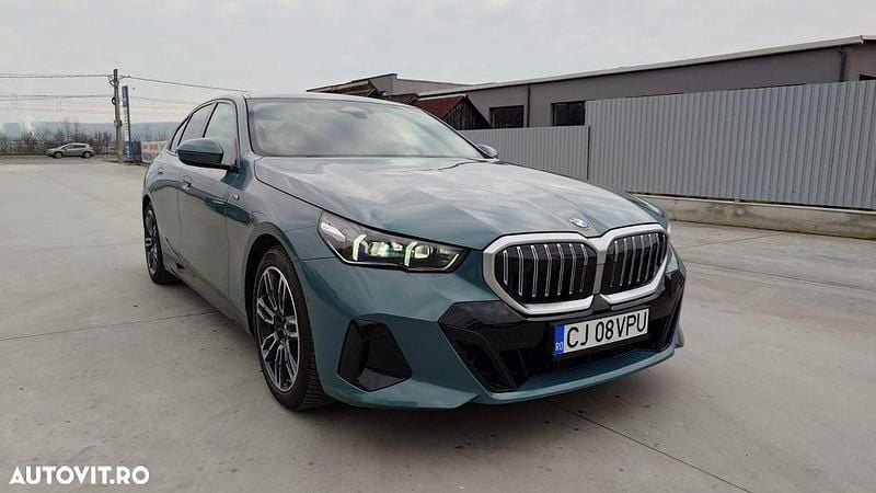 Second-hand BMW 520 Sport Line 208 CP (152 kW) 2024 Culoarealbastru Berlinǎ