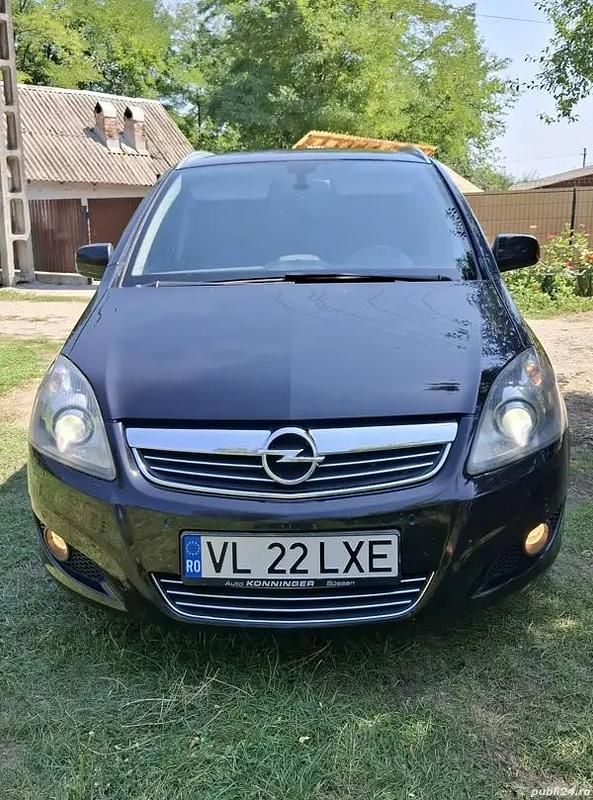 Negru Utilizat 2010 Opel Zafira Monovolum | 4.600 EUR (Preț OK) - Imagine 1/4