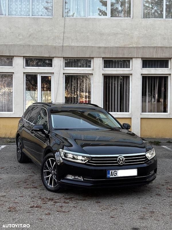 Culoarenegru Utilizat 2016 VW Passat Highline Break | 11.750 EUR (Preț OK) - Imagine 1/4