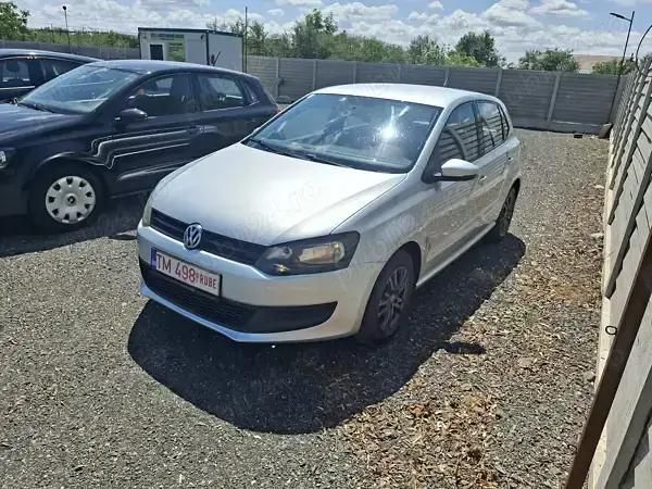 Gri Utilizat 2011 VW Polo Hatchback | 4.200 EUR (Preț OK) - Imagine 1/4