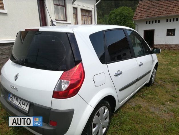 Second-hand Renault Scénic III 110 CP (80 kW) 2009 Alb Monovolum