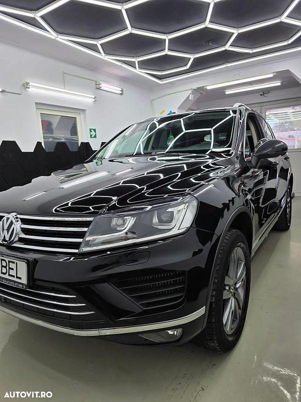 Culoarenegru Utilizat 2017 VW Touareg SUV | 16.500 EUR - Imagine 1/4
