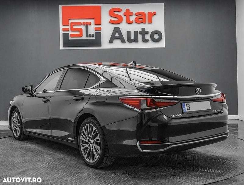 Second-hand Lexus ES300H Executive Line 218 CP (160 kW) 2020 Culoarenegru Berlinǎ