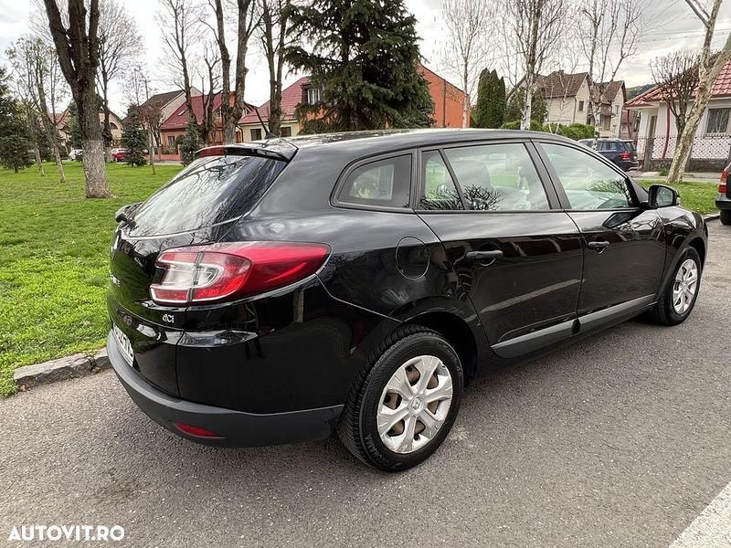 Second-hand Renault Mégane GrandTour Authentique 90 CP (66 kW) 2010 Negru Break