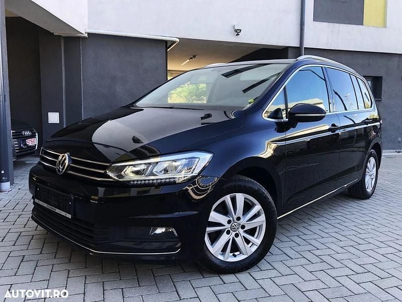 Culoarenegru Utilizat 2020 VW Touran Highline Monovolum | 15.999 EUR - Imagine 1/4