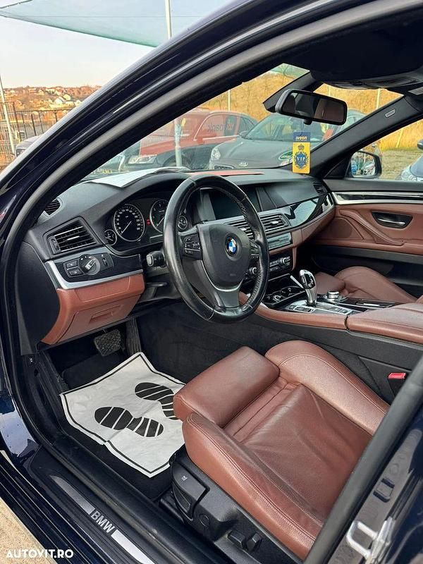 Second-hand BMW 520 184 CP (135 kW) 2012 Culoarealbastru Berlinǎ