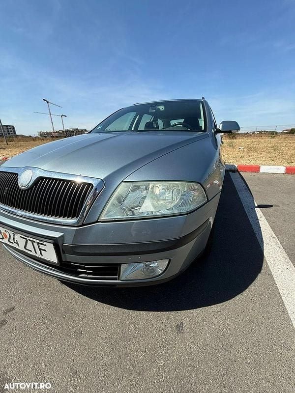 Culoarealte culori Utilizat 2006 Skoda Octavia Ambiente Break | 2.100 EUR (Super Preț) - Imagine 1/4