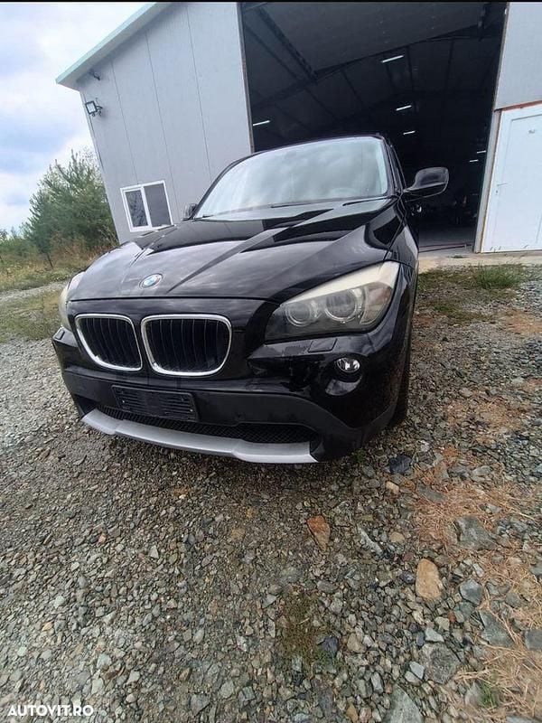 Culoarenegru Utilizat 2011 BMW X1 Comfort Edition SUV | 5.999 EUR (Preț bun) - Imagine 1/4