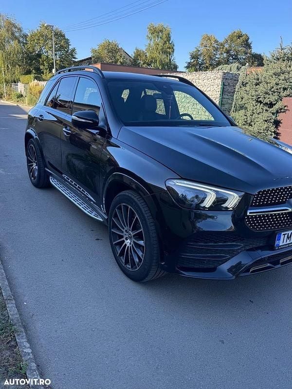 Culoarenegru Utilizat 2022 Mercedes GLE400 SUV | 64.000 EUR (Super Preț) - Imagine 1/4