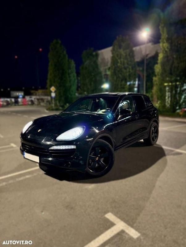 Culoarenegru Utilizat 2011 Porsche Cayenne SUV | 13.500 EUR (Preț OK) - Imagine 1/4