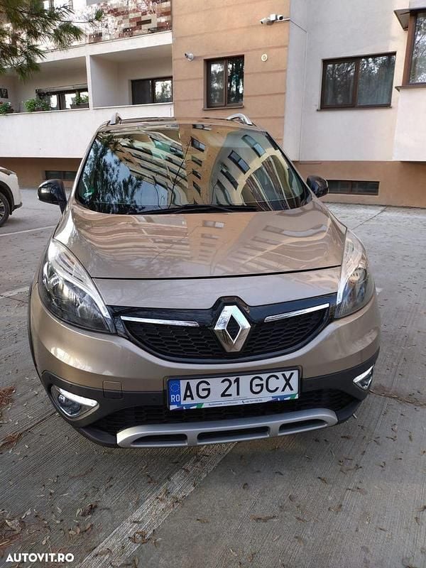 Second-hand Renault Scénic III Bose Edition 110 CP (80 kW) 2015 Culoarebej Monovolum