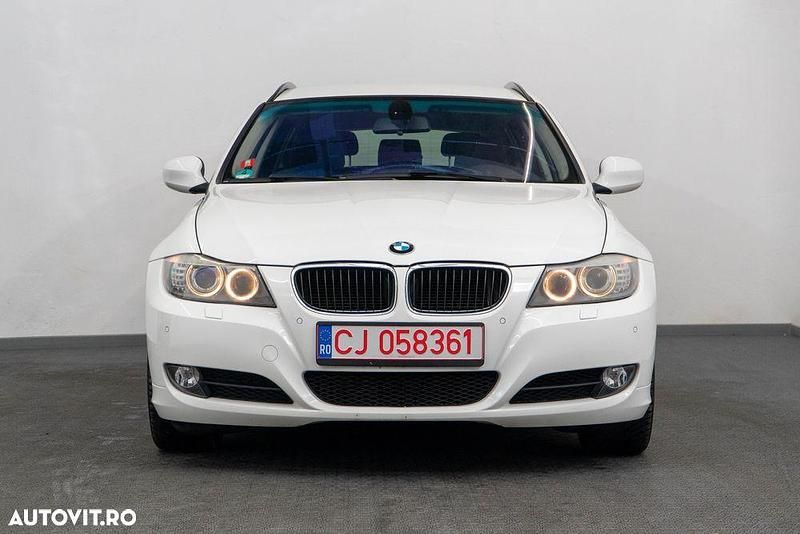 Second-hand BMW 318 143 CP (105 kW) 2012 Culoarealb Break